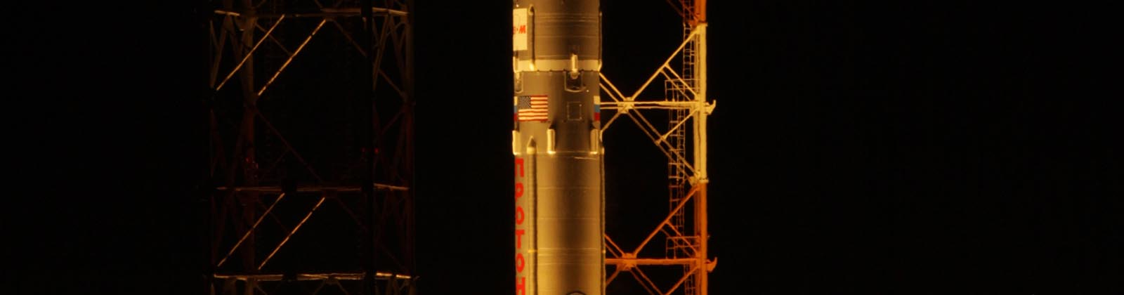 Décollage de la fusée Proton avec le satellite Badr 5
