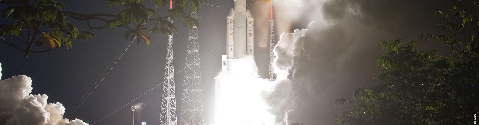 Décollage Ariane VA204 - Arabsat 5C - SES 2