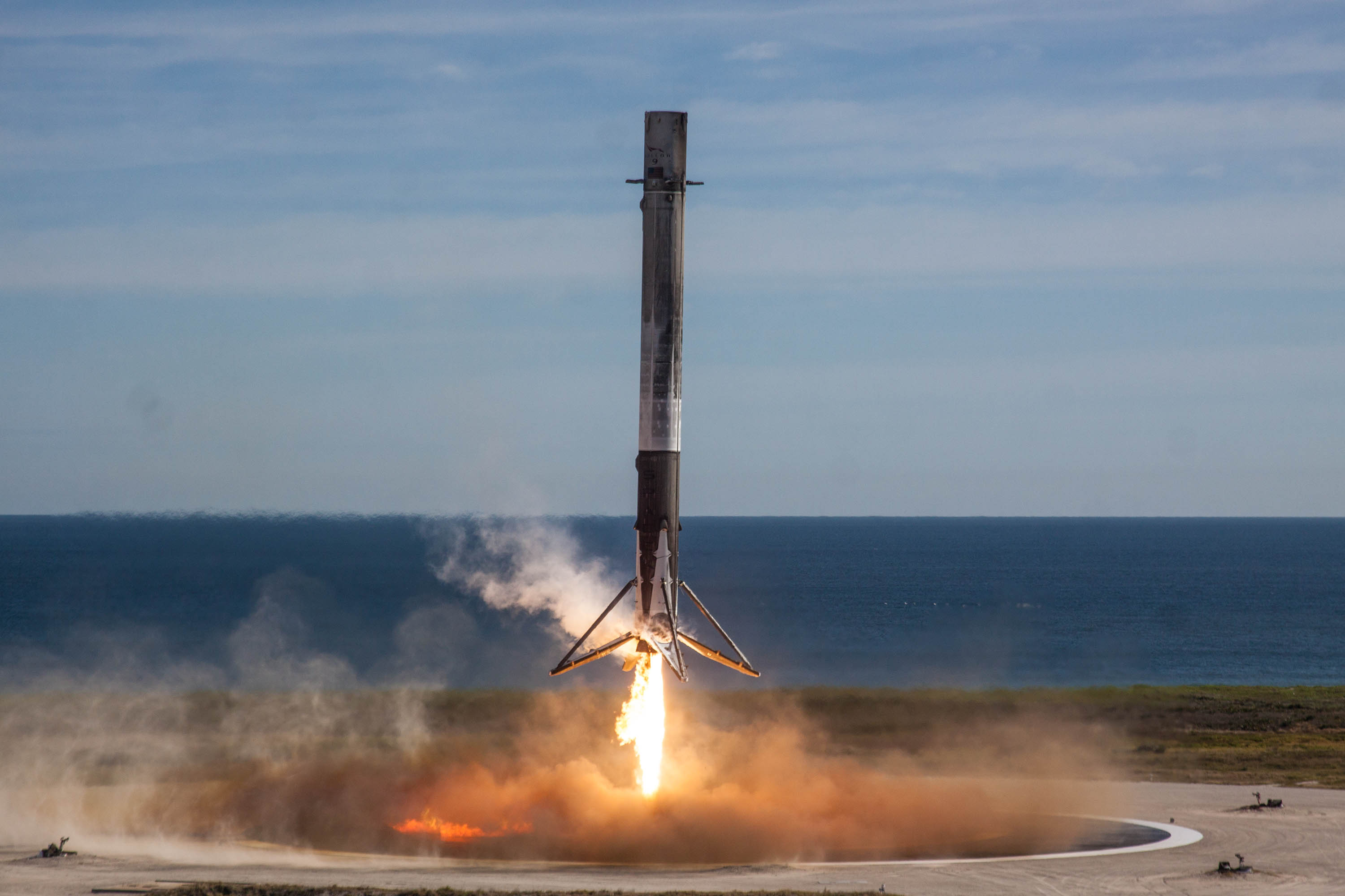 Разработчик ракет. Falcon 9. Ракетоноситель Falcon 9. Илон Маск Falcon 9. Falcon 9 первая ступень.