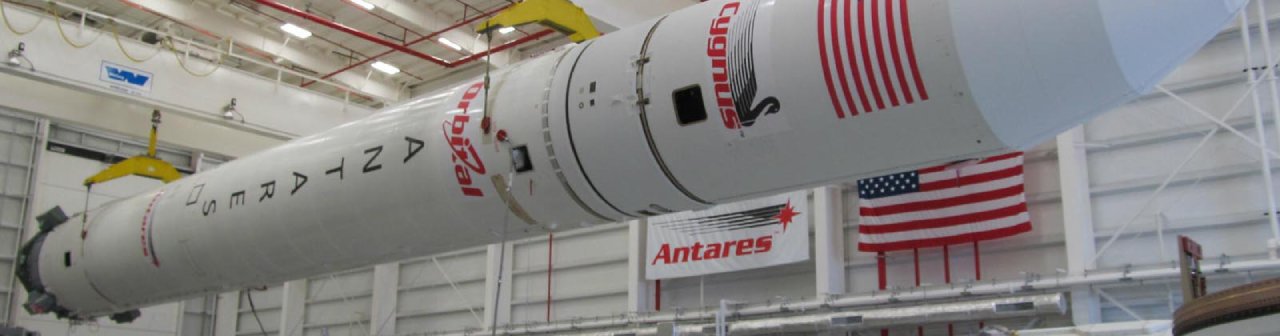 Assemblage d'une fusée Antares