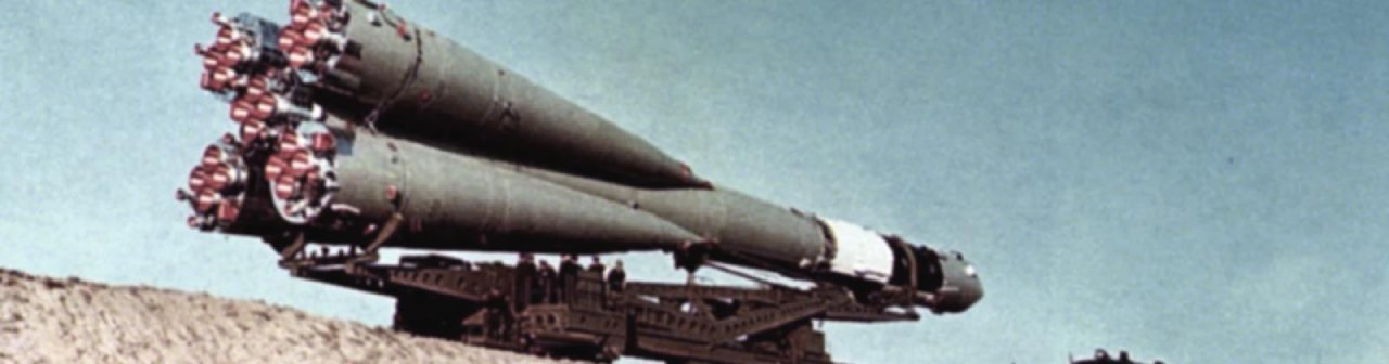 Transfert d'une fusée Voskhod sur son pas de tir