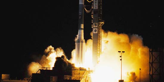 Lancement de la sonde Phoenix par la fusée Delta