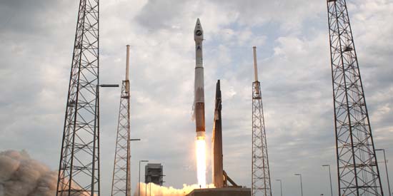 Lancement de la sonde LRO par la fusée Atlas V