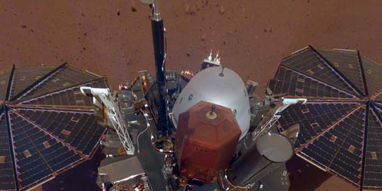 Selfie InSight sur Mars