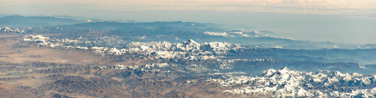 Himalaya avec le Mont Everest depuis la station spatiale internationale