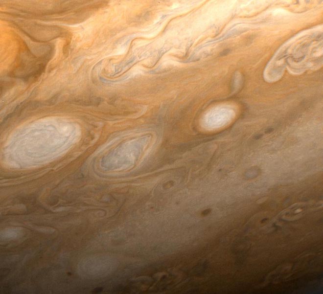 Ovales sur Jupiter