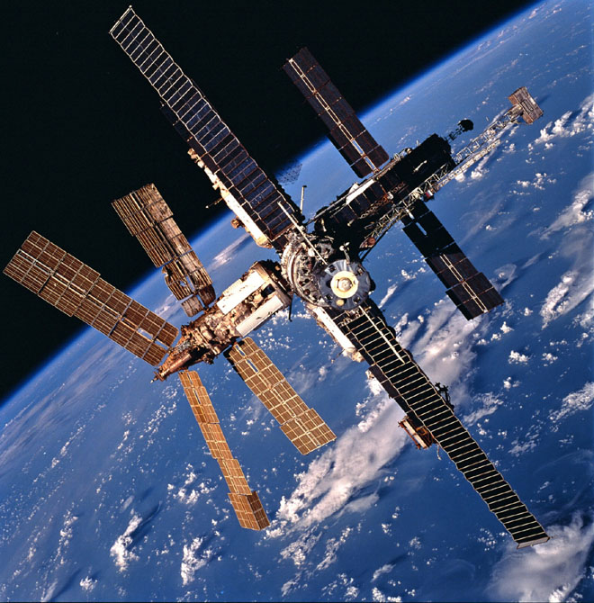 la-station-spatiale-modulaire-russe-mir